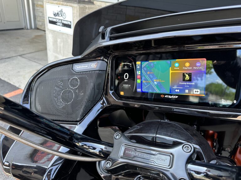 23.5+ CarPlay Adapter